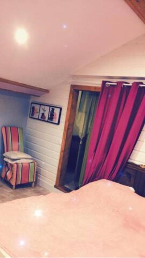Chambre Familiale A La Ferme Montesquieu-Avantes Ngoại thất bức ảnh